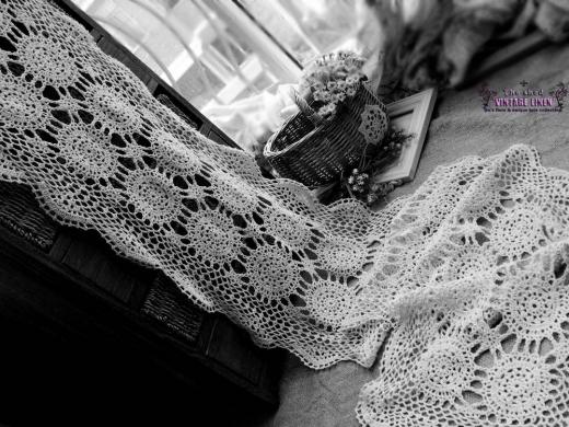 Ecru Vintage Hand Crochet Scallop Edge Lace Table Runner Snowflakes - Wedding Table Runner 72"
